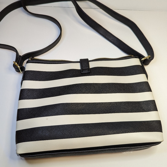 Authentic Disney Parks Minnie Mouse Purse with Bow Tie and Polka Dots - Picture 5 of 14